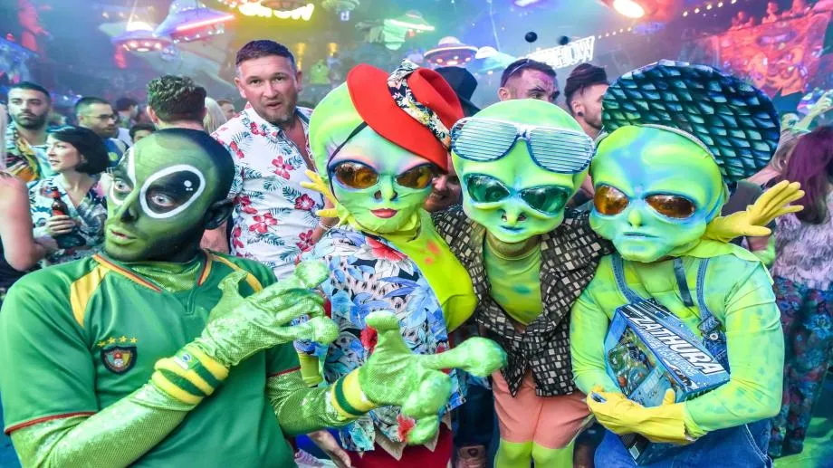 Elrow се завръща в София с извънземния парти-карнавал RowsAttacks