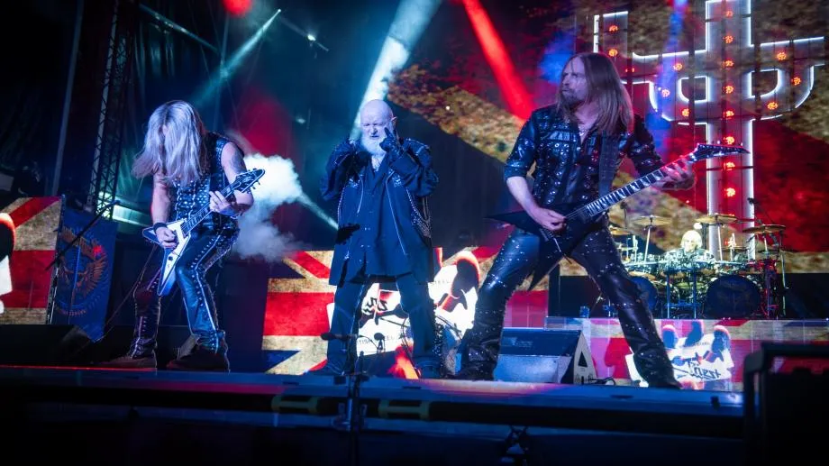 Под пороя на хеви метъла с Judas Priest на живо в София