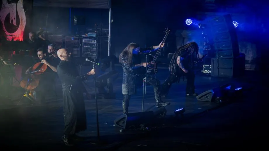 Septicflesh събудиха миналото в Пловдив, или когато древните камъни зашепнаха